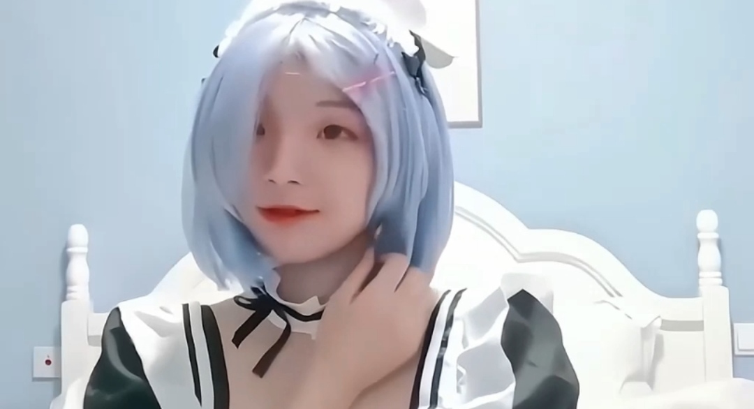 女仆装骚穴塞水晶 ]棒 疯 狂自慰喷水内射